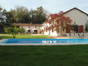 Luxurious Holiday Home in Buzon with Private Pool